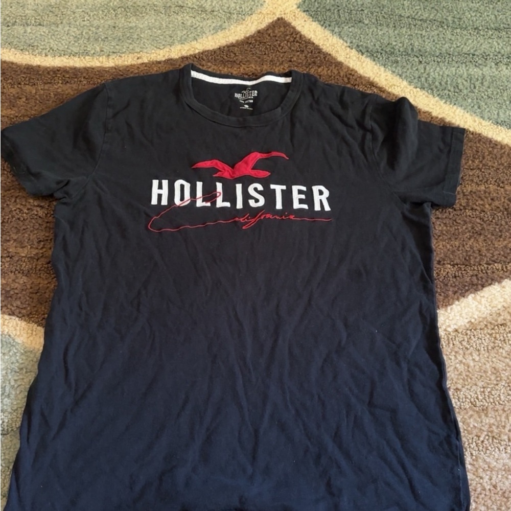 Black Hollister shirt